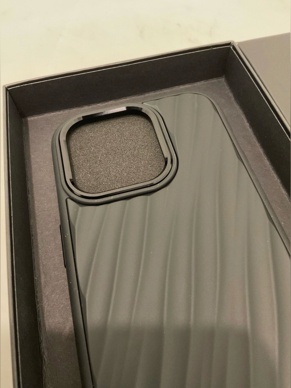NIB Tumi 19 Degree POLYCARBONATE Apple iPhone 15 Pro Phone Case - BLACK - Picture 4 of 8